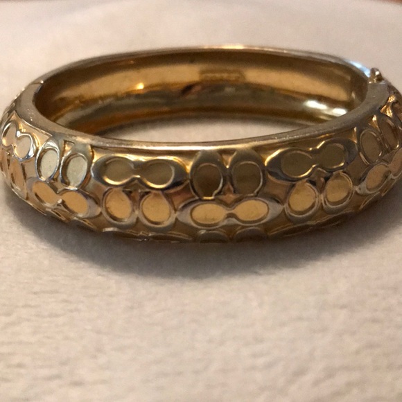 Gold vintage coach bracelet with locking clasp - Picture 1 of 4
